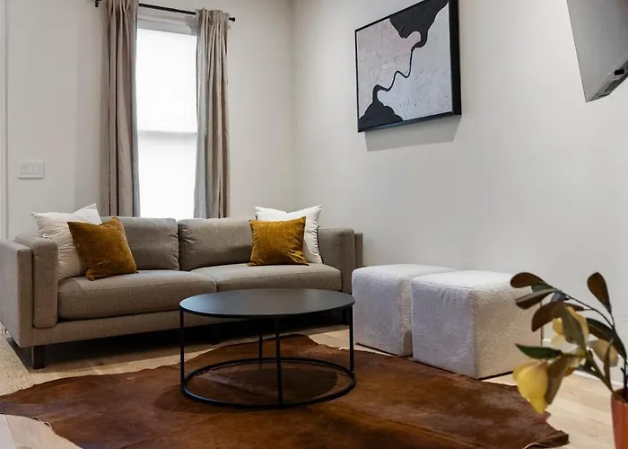 Modern Manor Gv * Columbus